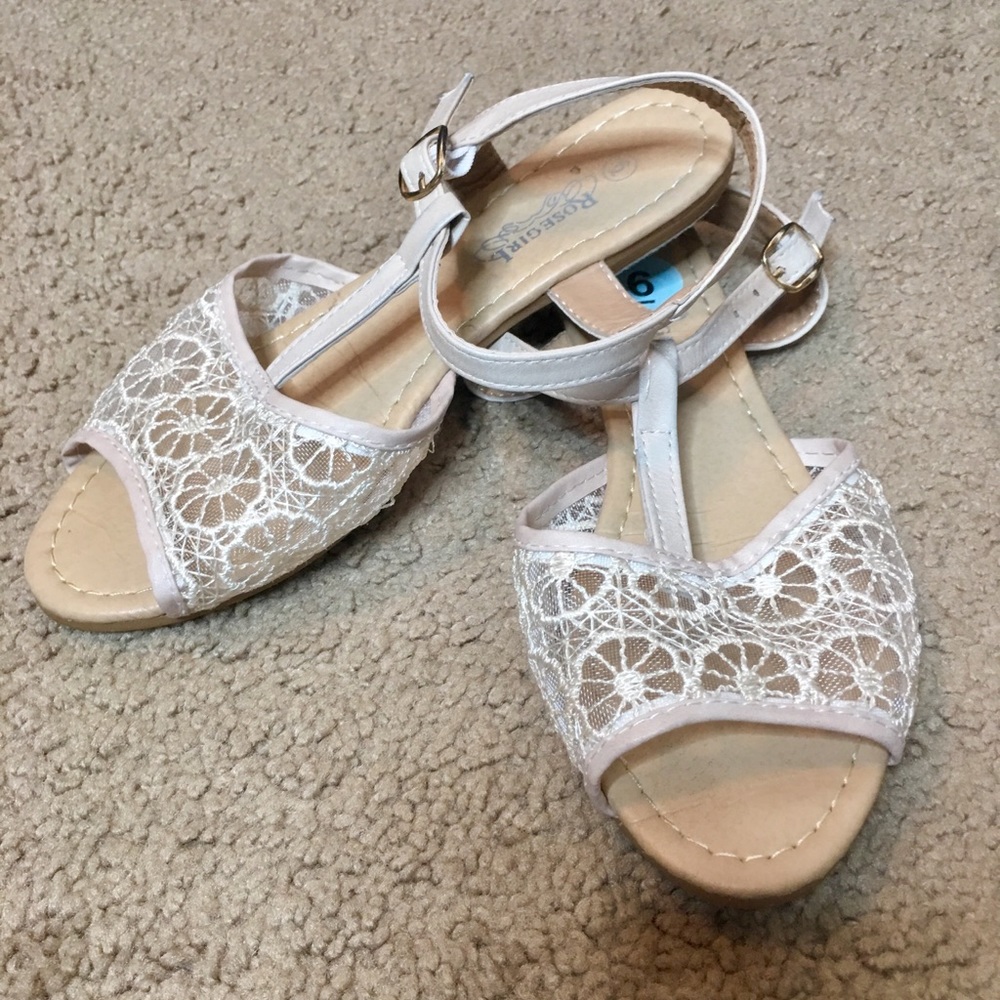 Nude pink flats